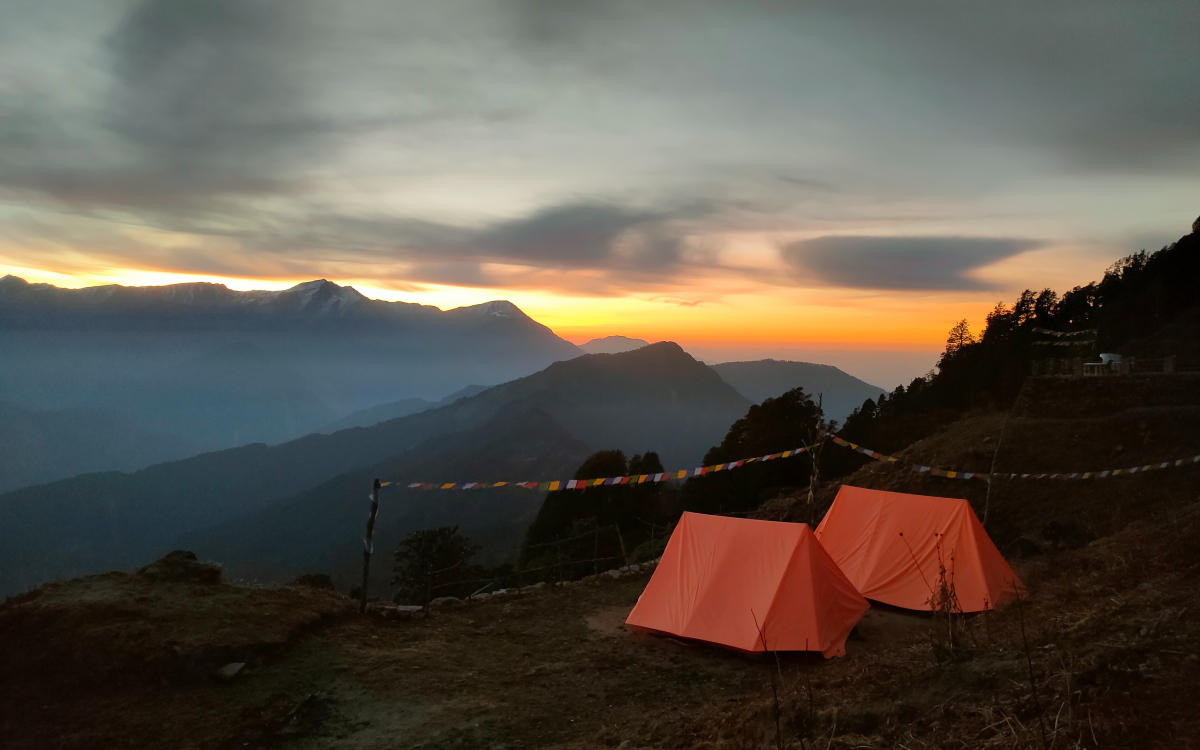 Khaliya-Top-camping-Himalayan-Shepherd.jpg