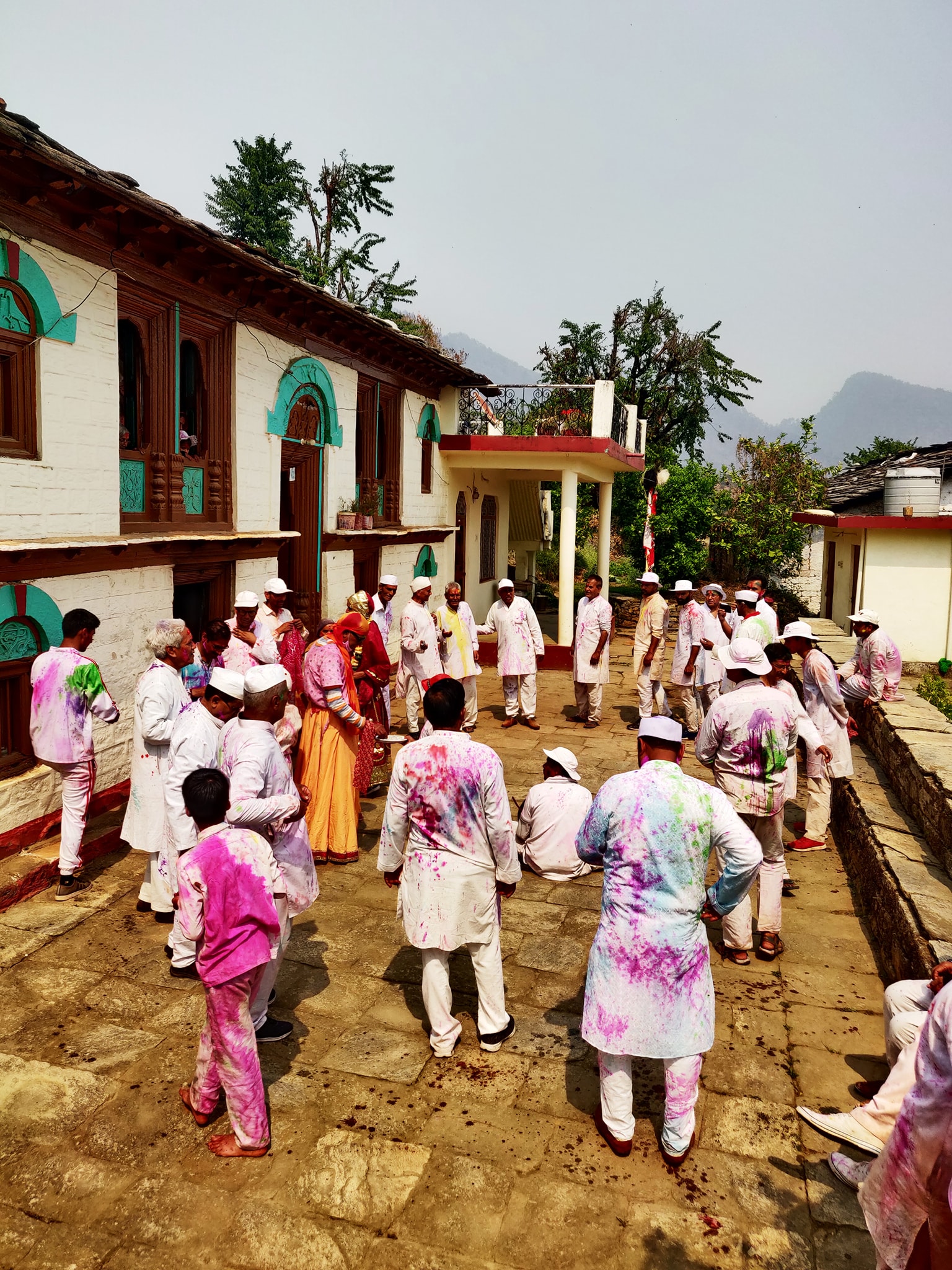 holi-celebration-in-uttarakhand-village.jpg